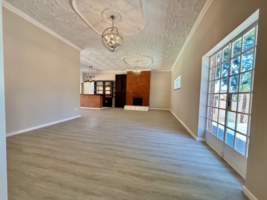 5 Bedroom Property for Sale in Bluewater Bay Eastern Cape